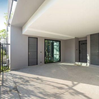 Concrete driveway in Dromana with an exposed aggregate finish by Complete Concreters Mornington (1)